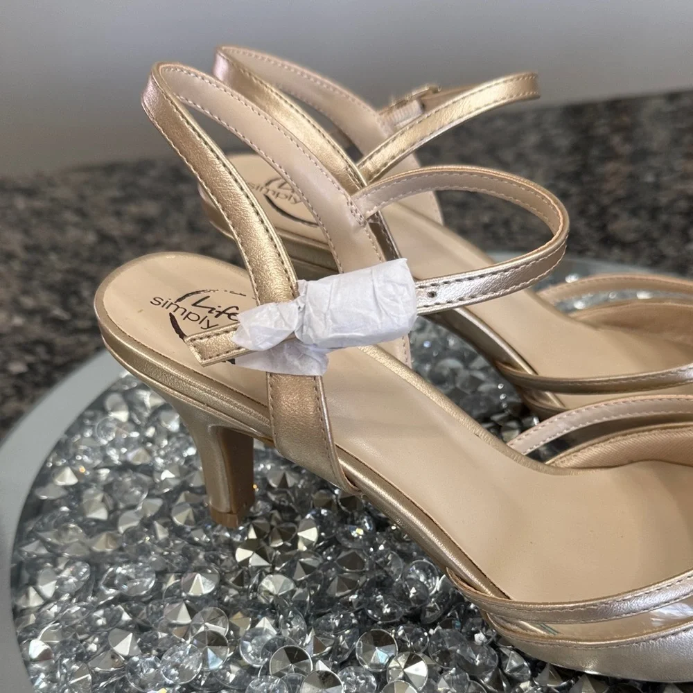 Life Simply comfort Stride Gold shimmer Strappy Heels NWOT 8W